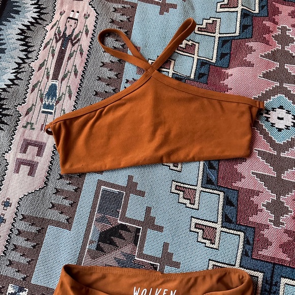 Wolven Pyramid Top Bralette - Tumeric - M - Picture 2 of 7